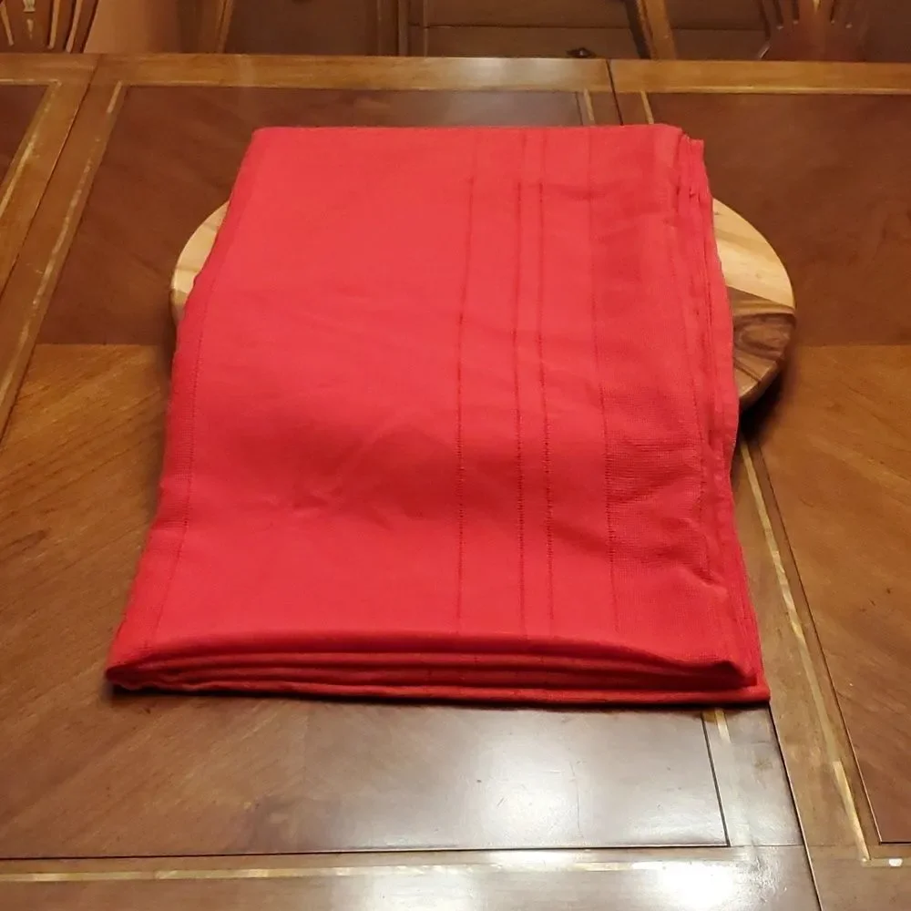 Red Tablecloth 82